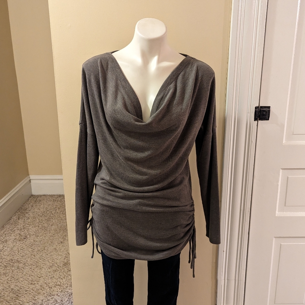 Threads Saks Fifth Avenue gray side drawstring tonic sweater size M